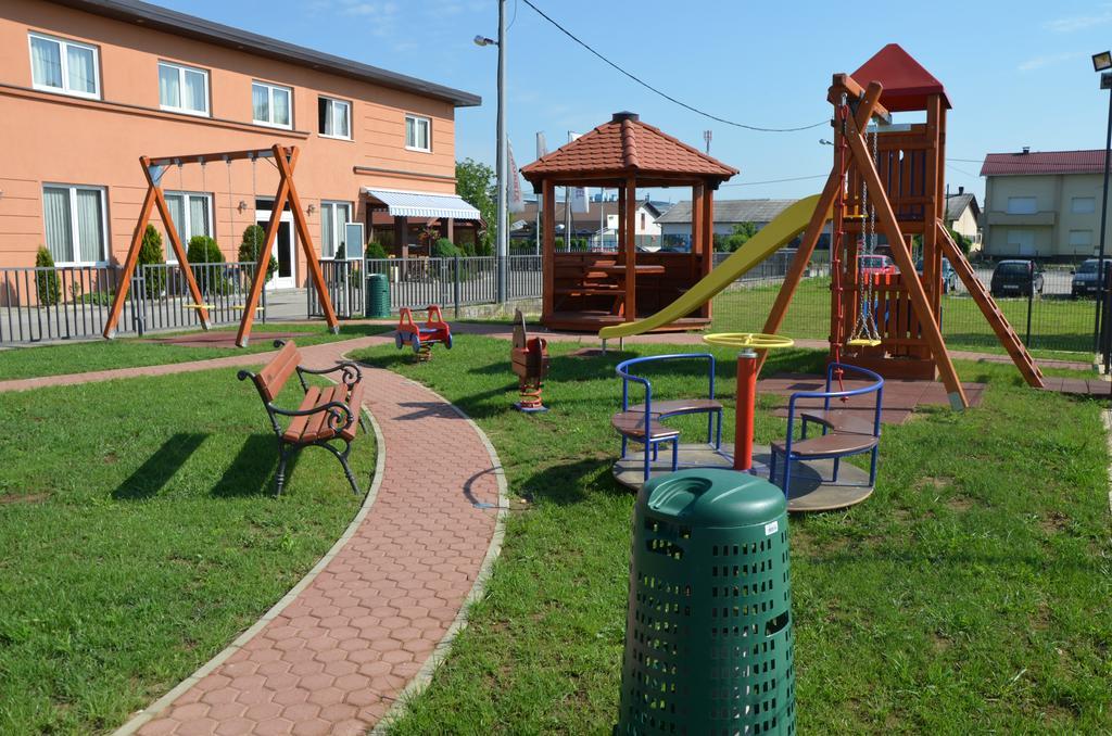 ווליקה גוריצה Hotel Phoenix מראה חיצוני תמונה